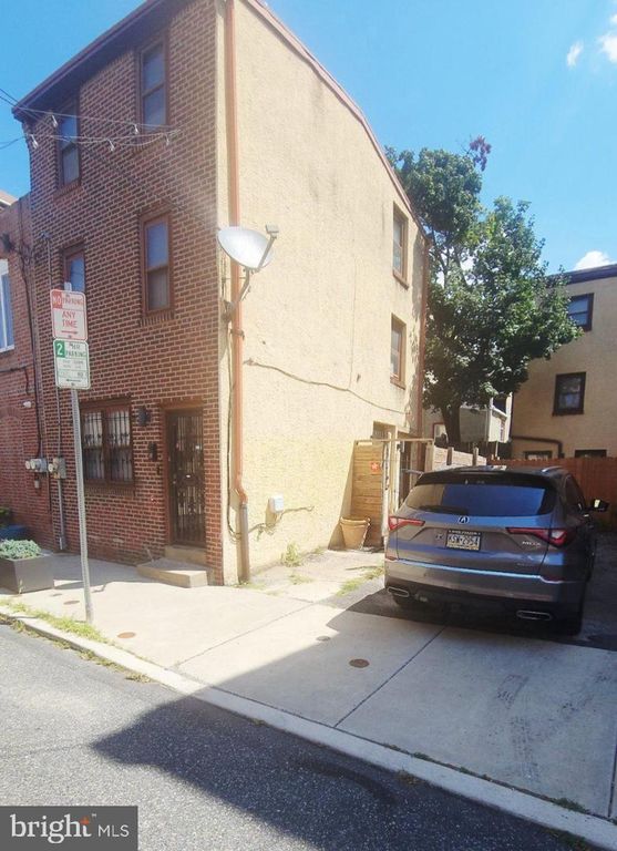 1043 N LEITHGOW ST, PHILADELPHIA, PA 19123 — photo 2