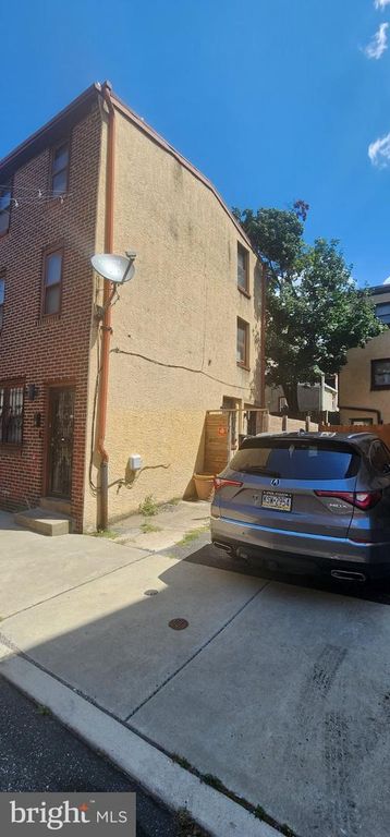 1043 N LEITHGOW ST, PHILADELPHIA, PA 19123 — photo 3
