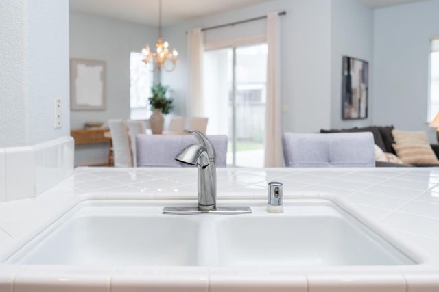 2805 Granite Park Ln, Elk Grove, CA 95758