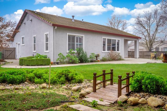 2805 Granite Park Ln, Elk Grove, CA 95758