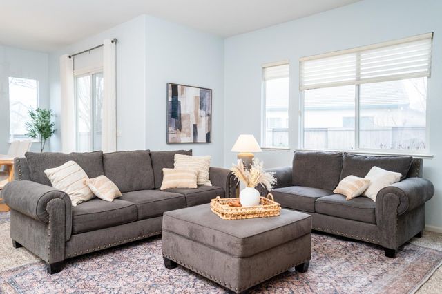 2805 Granite Park Ln, Elk Grove, CA 95758