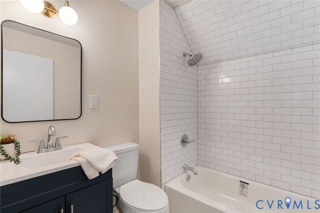 11345 Walton Lake Rd, Disputanta, VA 23842