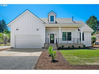10236 Ne BEECH St, Portland, OR 97220