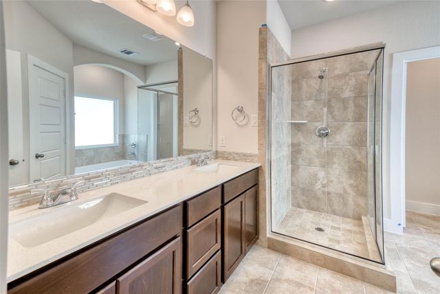 1401 Avocado Lane, Gainesville, TX 76240