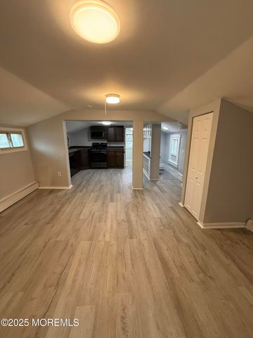 79 Pine View Avenue, Keansburg, NJ 07734