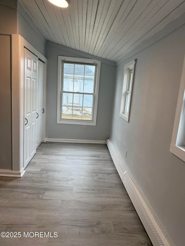 79 Pine View Avenue, Keansburg, NJ 07734