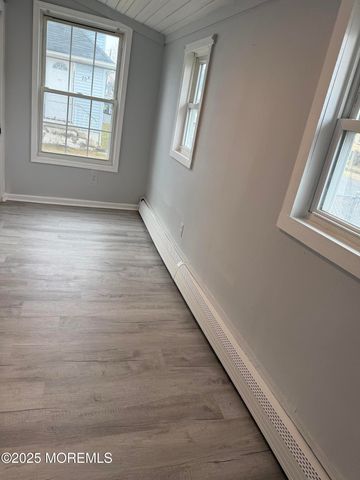 79 Pine View Avenue, Keansburg, NJ 07734