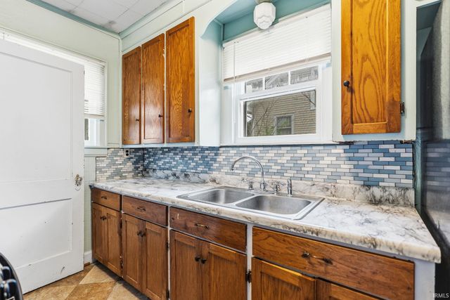 735 E Main Street, Warsaw, IN 46580