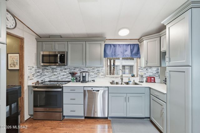 5460 W Flying W Street, Tucson, AZ 85713