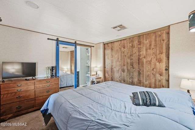 5460 W Flying W Street, Tucson, AZ 85713