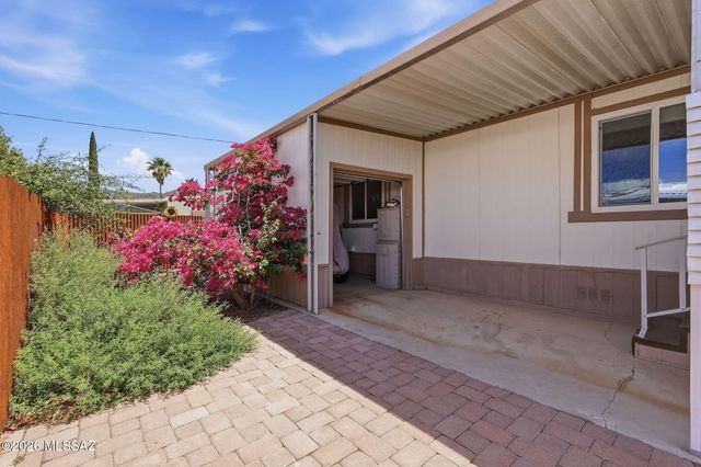5460 W Flying W Street, Tucson, AZ 85713