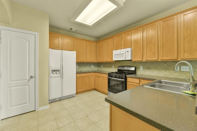 2221 Silvercreek Court, Deer Park, TX 77536