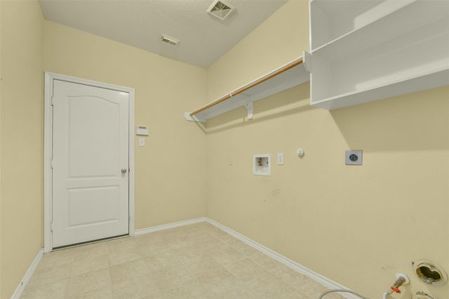 2221 Silvercreek Court, Deer Park, TX 77536