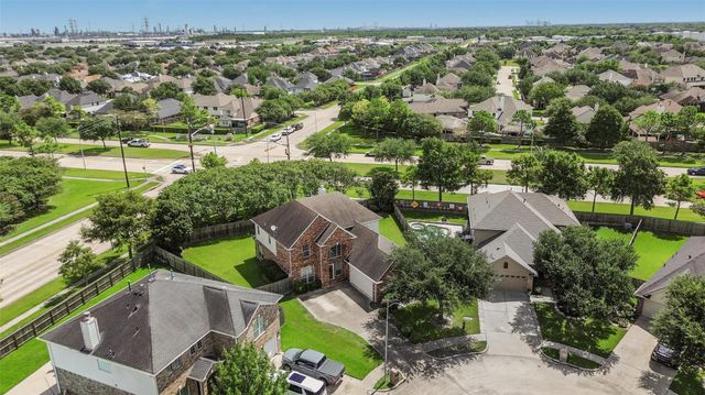 2221 Silvercreek Court, Deer Park, TX 77536