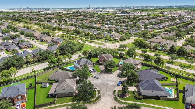 2221 Silvercreek Court, Deer Park, TX 77536