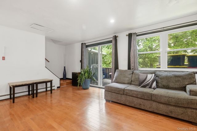 17 Harbor Hill Court, Beacon, NY 12508
