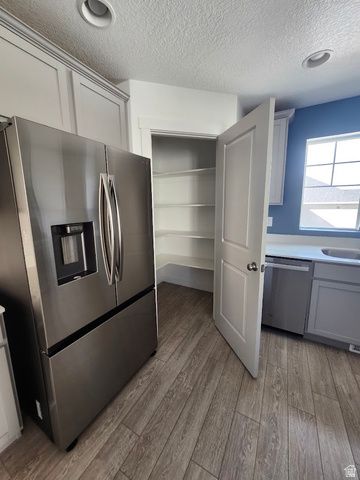 1006 W PEREGRINE DR, Stansbury Park, UT 84074