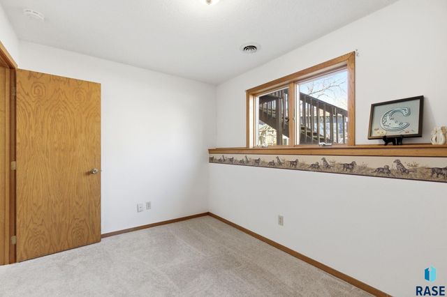 5008 E Centennial Ln Lane, Sioux Falls, SD 57110