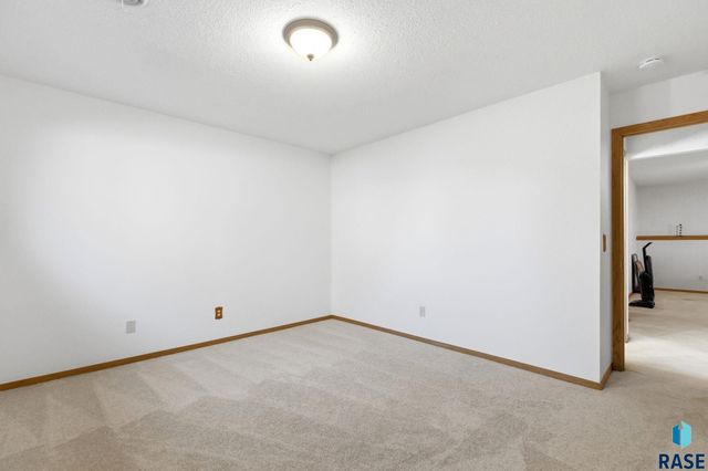 5008 E Centennial Ln Lane, Sioux Falls, SD 57110