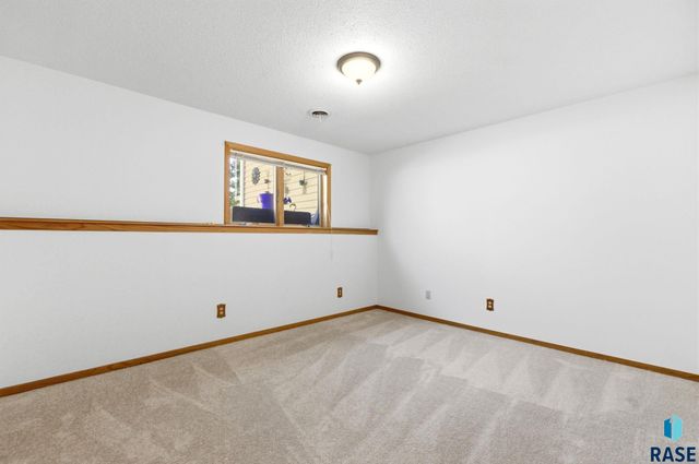 5008 E Centennial Ln Lane, Sioux Falls, SD 57110