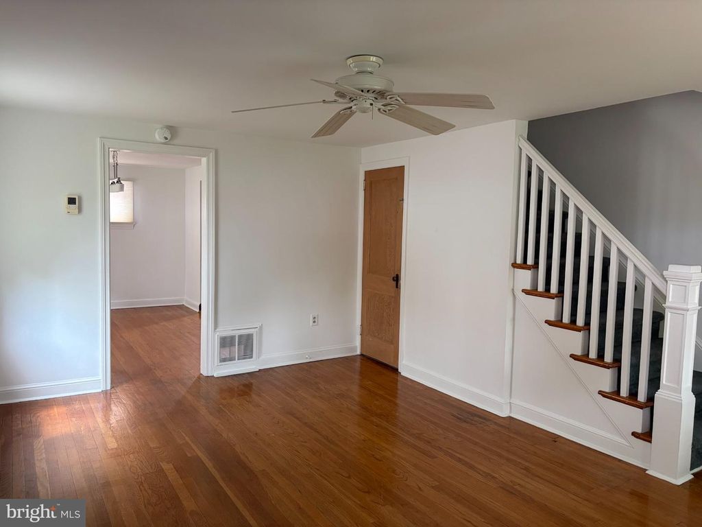 1807 BENSON PL, BRISTOL, PA 19007 — photo 4