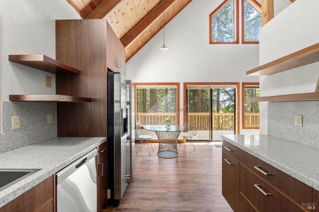 38051 Ocean Ridge Dr, Gualala, CA 95445