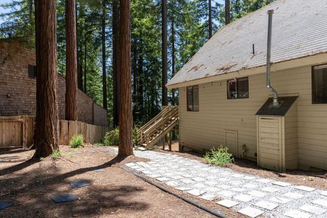 38051 Ocean Ridge Dr, Gualala, CA 95445