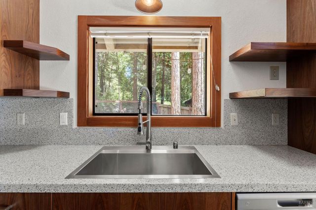 38051 Ocean Ridge Dr, Gualala, CA 95445