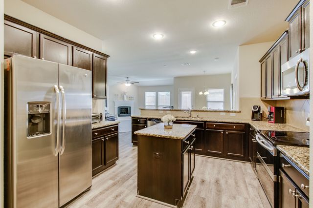 8732 Whirlwind Trail, Aubrey, TX 76227