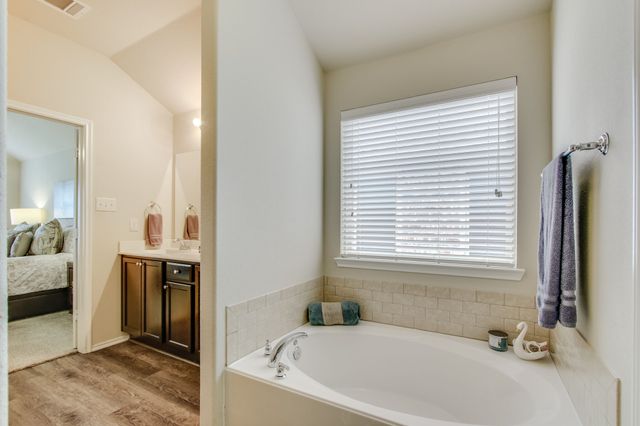 8732 Whirlwind Trail, Aubrey, TX 76227