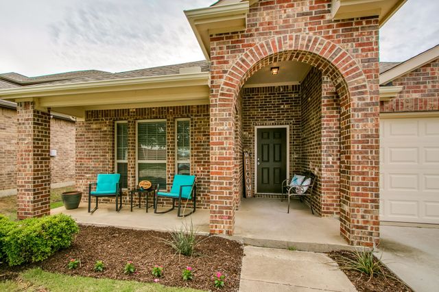 8732 Whirlwind Trail, Aubrey, TX 76227