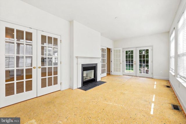 5 FARMINGHAM DR, Sewell, NJ 08080