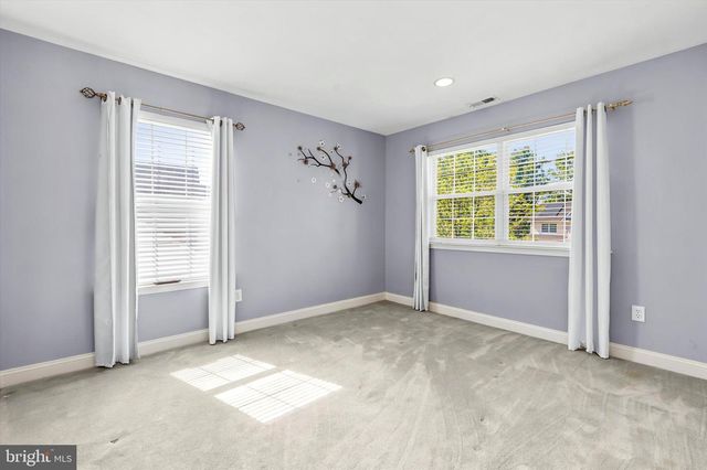 5 FARMINGHAM DR, Sewell, NJ 08080