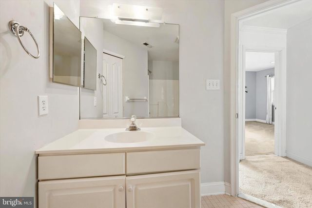 5 FARMINGHAM DR, Sewell, NJ 08080