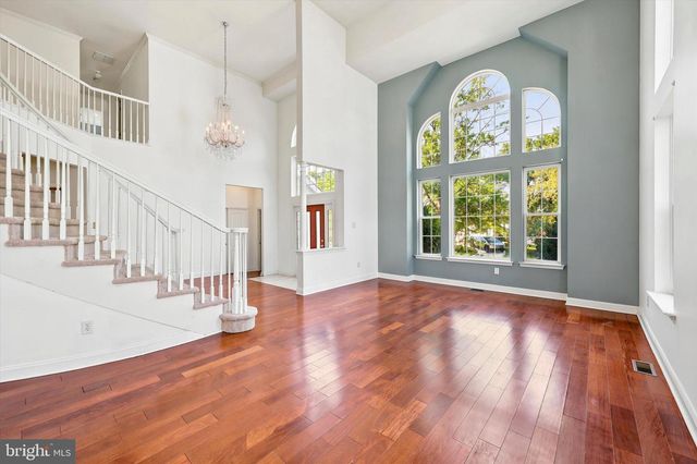 5 FARMINGHAM DR, Sewell, NJ 08080