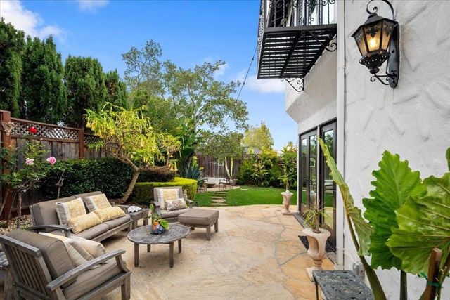 2920 Hillside Drive, Burlingame, CA 94010