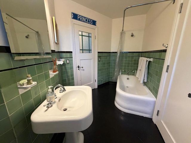 2920 Hillside Drive, Burlingame, CA 94010