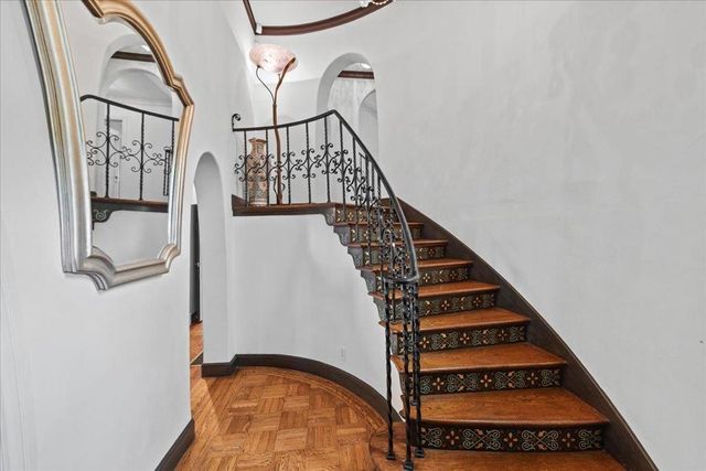 2920 Hillside Drive, Burlingame, CA 94010