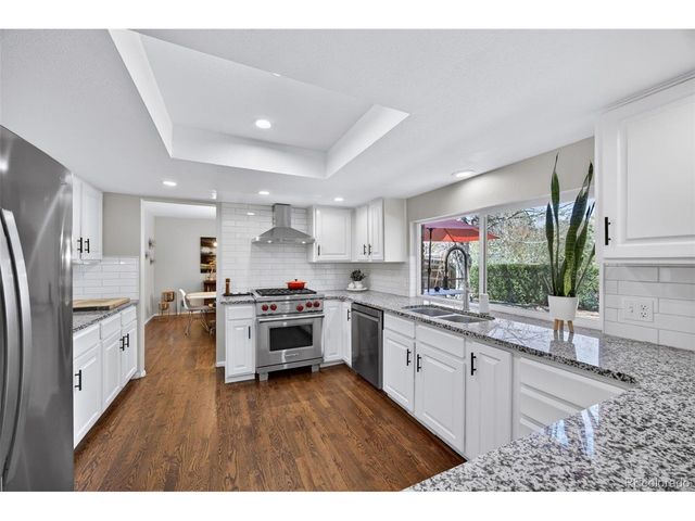 6385 W Frost Dr, Littleton, CO 80128