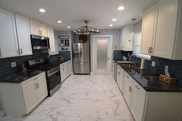 205 E 6th Street, Kaufman, TX 75142