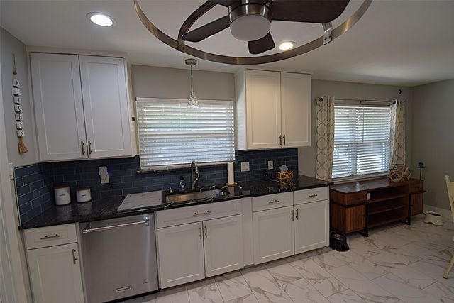 205 E 6th Street, Kaufman, TX 75142