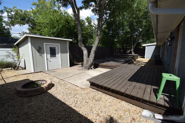 205 E 6th Street, Kaufman, TX 75142