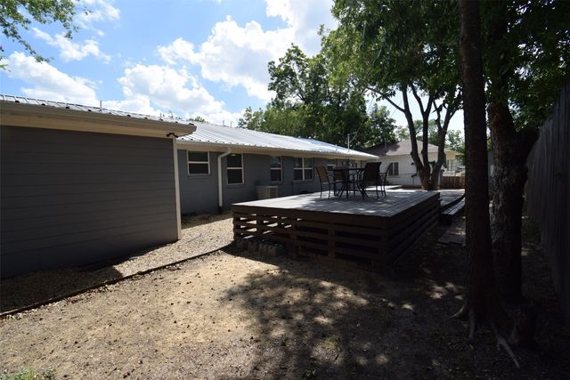 205 E 6th Street, Kaufman, TX 75142