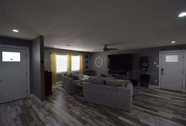 205 E 6th Street, Kaufman, TX 75142