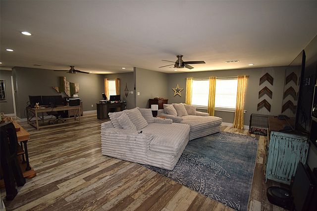 205 E 6th Street, Kaufman, TX 75142