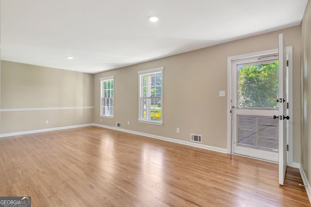 335 Kelly Drive, Fayetteville, GA 30214