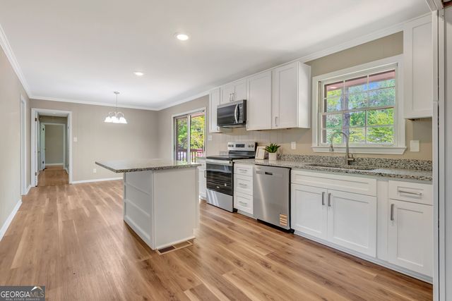 335 Kelly Drive, Fayetteville, GA 30214