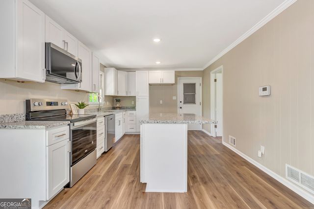 335 Kelly Drive, Fayetteville, GA 30214