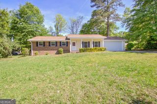 335 Kelly Drive, Fayetteville, GA 30214
