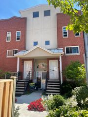 1027 W Vernon Park Place B, Chicago, IL 60607